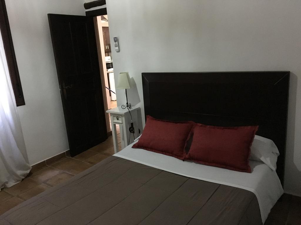Apartamentos Victoria Bujalance Exterior photo