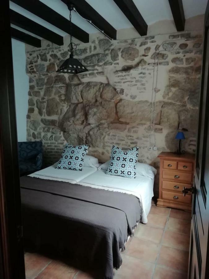 Apartamentos Victoria Bujalance Exterior photo
